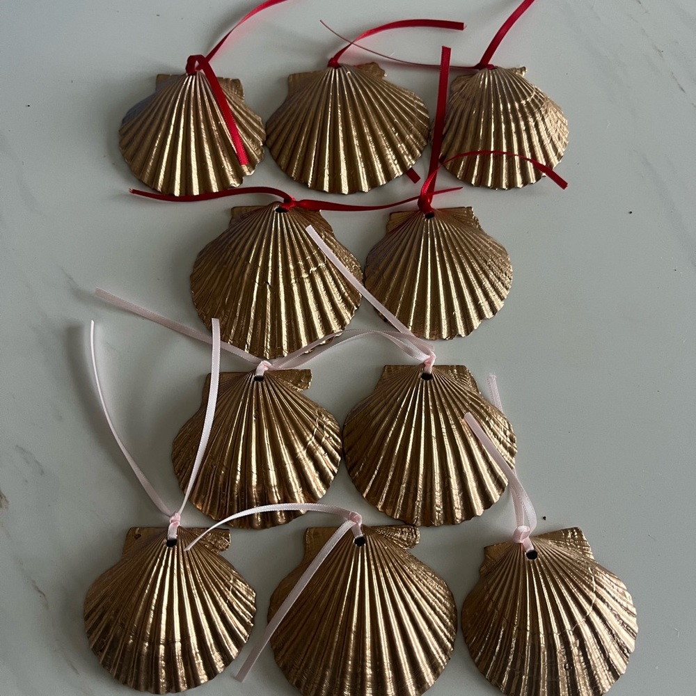 Lot of 10 Gold Shell Valentine’s Day Gift Tags with Red and Pink Ribbon